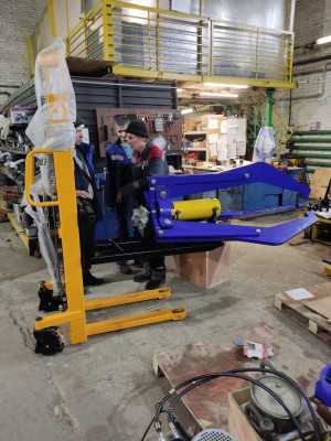 Съемник гидравлический траспортируемый с приводом центрирования СГТ 2/31001500