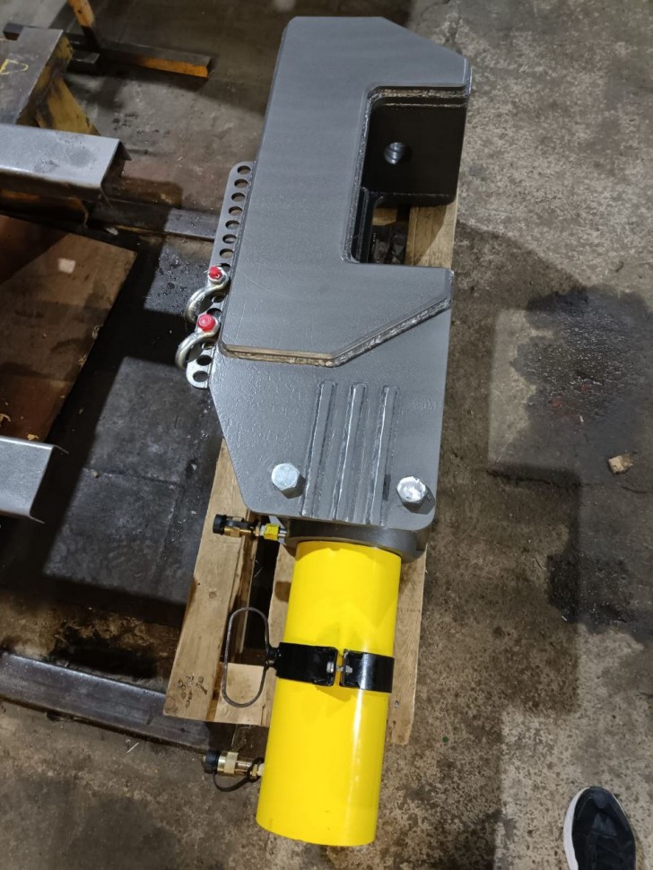 Выпресовщик траковых цепей С-образный ВПС-100 купить с доставкой по всей России