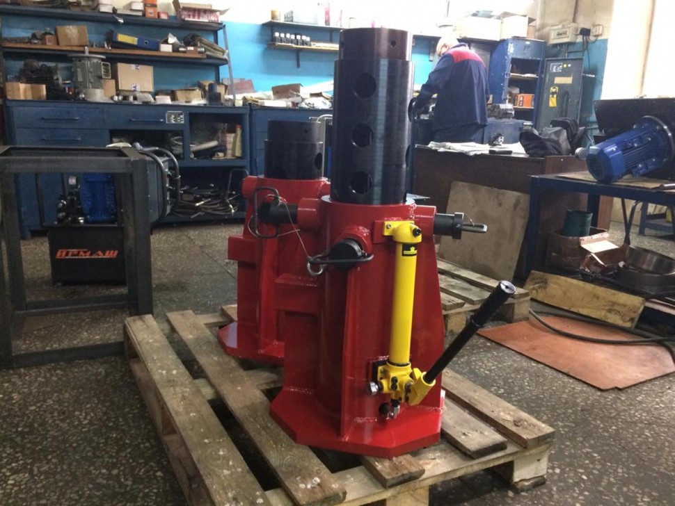 Комплект для поддержания оси карьерной техники в вывешенном состоянии (2СД130) купить с доставкой по всей России