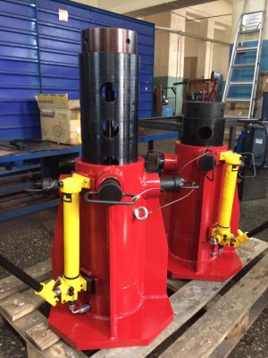 Комплект для поддержания оси карьерной техники в вывешенном состоянии (2СД130)